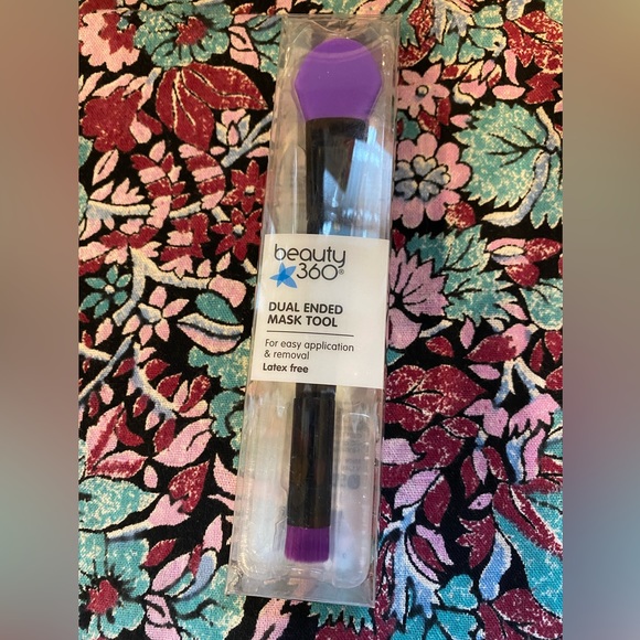 Weekend Skincare Set - Picture 9 of 13